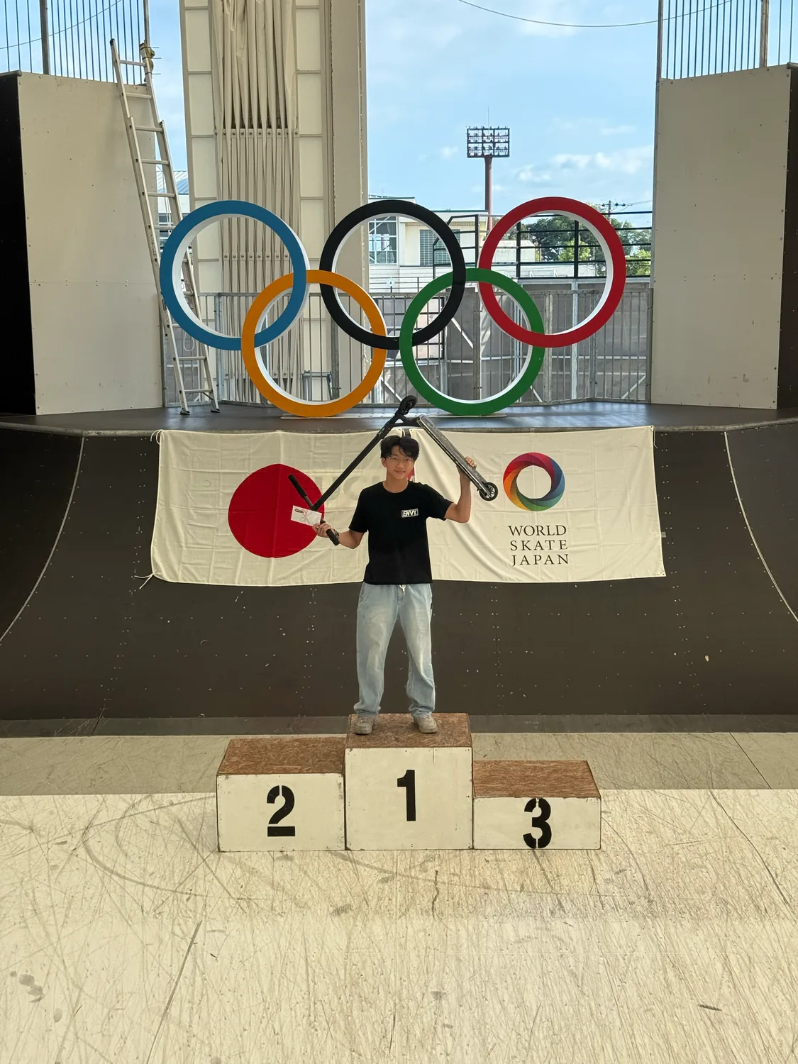 大会表彰台に立つ因晄叶