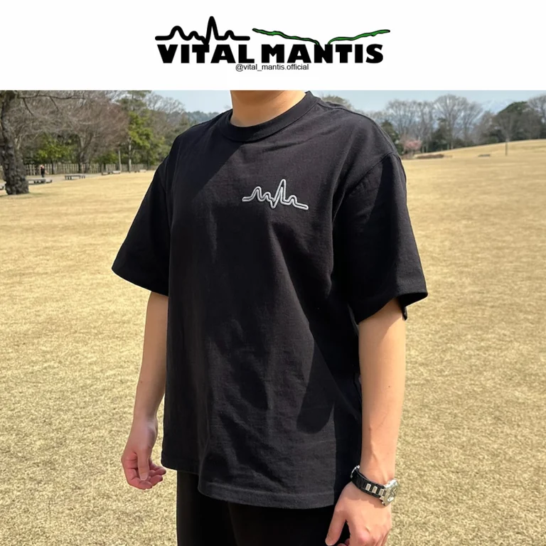 VITAL MANTIS Tシャツ